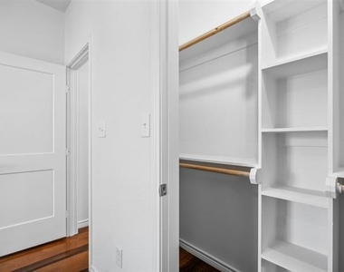 5718 Barkridge Drive - Photo Thumbnail 16