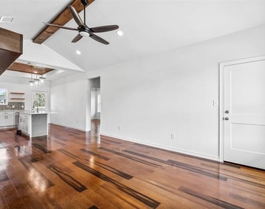 5718 Barkridge Drive - Photo Thumbnail 12