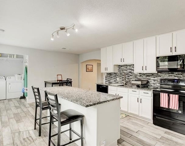 2801 W Biddison Street - Photo Thumbnail 14