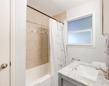 2801 W Biddison Street - Photo Thumbnail 26