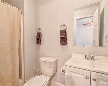 2801 W Biddison Street - Photo Thumbnail 25