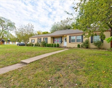 2801 W Biddison Street - Photo Thumbnail 1