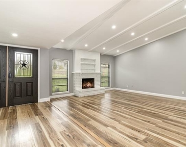 4716 Roberts Drive - Photo Thumbnail 6