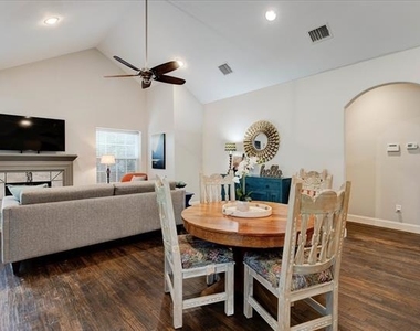 2521 Benbrook Boulevard - Photo Thumbnail 9