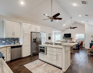 2521 Benbrook Boulevard - Photo Thumbnail 13