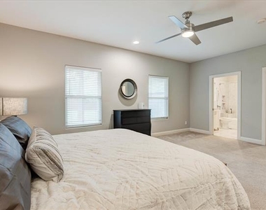 2521 Benbrook Boulevard - Photo Thumbnail 15