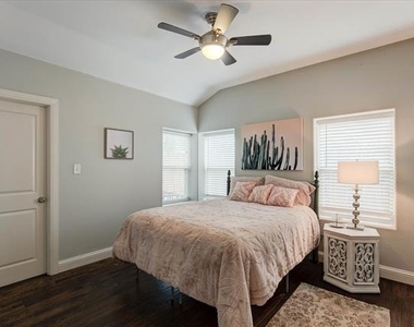 2521 Benbrook Boulevard - Photo Thumbnail 23