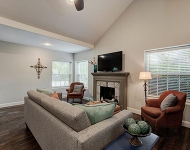 2521 Benbrook Boulevard - Photo Thumbnail 5