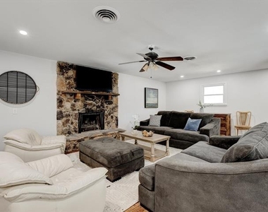 3511 Corto Avenue - Photo Thumbnail 5