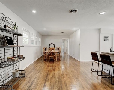 3511 Corto Avenue - Photo Thumbnail 12