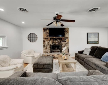 3511 Corto Avenue - Photo Thumbnail 3