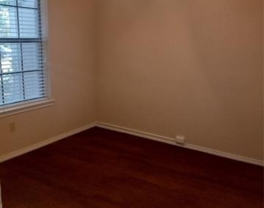 557 Grace - Photo Thumbnail 21