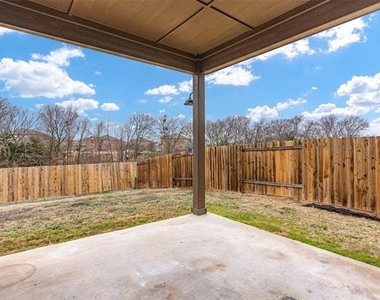 1431 Park Trails Boulevard - Photo Thumbnail 15