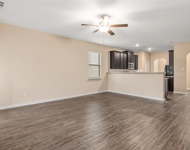 1431 Park Trails Boulevard - Photo Thumbnail 2