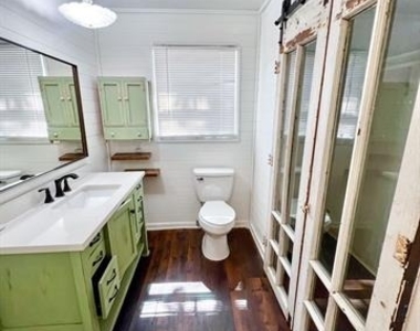 182 Douglas Street - Photo Thumbnail 15
