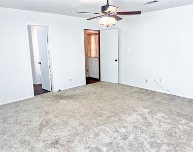 182 Douglas Street - Photo Thumbnail 14