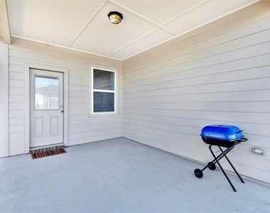 6320 White Jade Drive - Photo Thumbnail 15