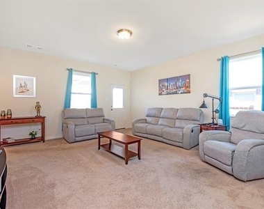 6320 White Jade Drive - Photo Thumbnail 9
