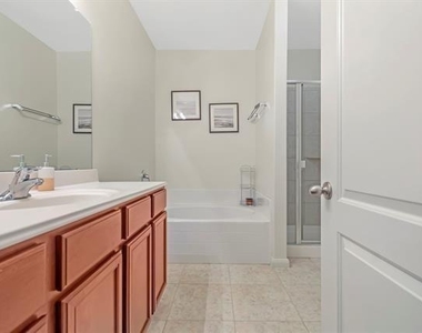6320 White Jade Drive - Photo Thumbnail 13