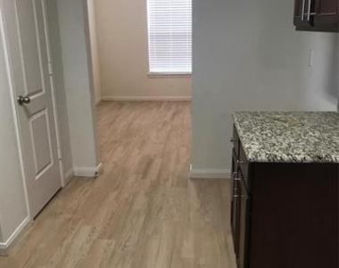 6320 White Jade Drive - Photo Thumbnail 7