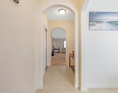 6320 White Jade Drive - Photo Thumbnail 2