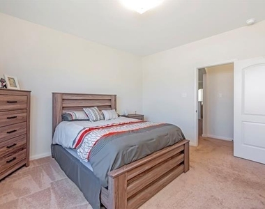 6320 White Jade Drive - Photo Thumbnail 12