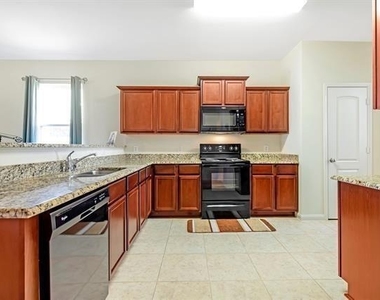 6320 White Jade Drive - Photo Thumbnail 5