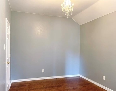 1510 Scottsman Drive - Photo Thumbnail 11