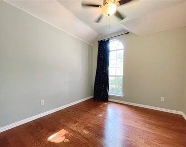 1510 Scottsman Drive - Photo Thumbnail 10