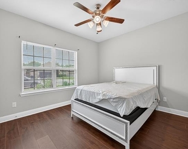 7815 Cottonwood Drive - Photo Thumbnail 10