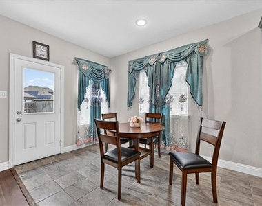7815 Cottonwood Drive - Photo Thumbnail 5