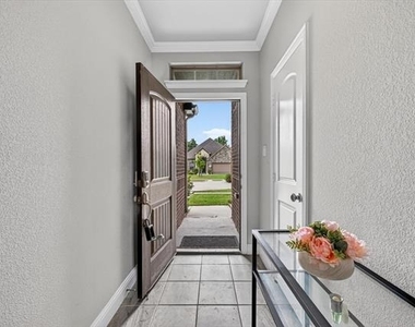 7815 Cottonwood Drive - Photo Thumbnail 2