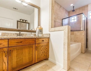 4415 Gennaro Street - Photo Thumbnail 6