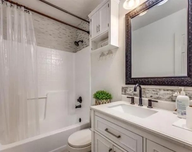 2907 Nandina Street - Photo Thumbnail 2