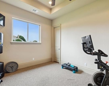 5501 Lake Geneva Court - Photo Thumbnail 17