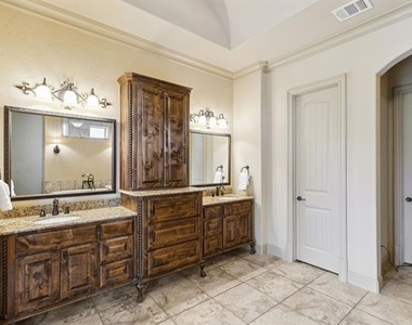5501 Lake Geneva Court - Photo Thumbnail 20