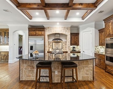 5501 Lake Geneva Court - Photo Thumbnail 12