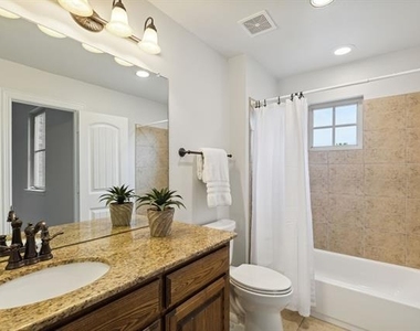 5501 Lake Geneva Court - Photo Thumbnail 32