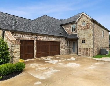 5501 Lake Geneva Court - Photo Thumbnail 7