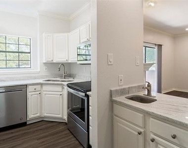 3405 Binkley Avenue - Photo Thumbnail 8