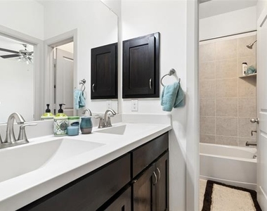 6715 Castillo Street - Photo Thumbnail 21