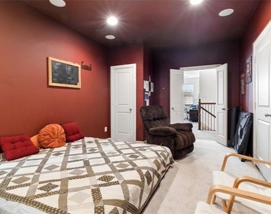 6715 Castillo Street - Photo Thumbnail 20