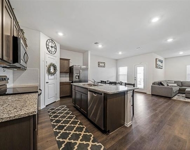 813 Cottonwood Way - Photo Thumbnail 31