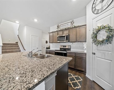 813 Cottonwood Way - Photo Thumbnail 33