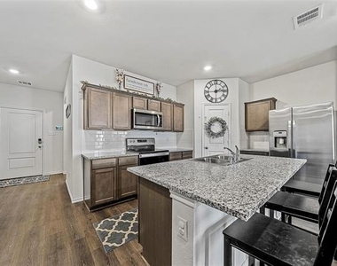 813 Cottonwood Way - Photo Thumbnail 35
