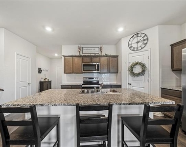 813 Cottonwood Way - Photo Thumbnail 34