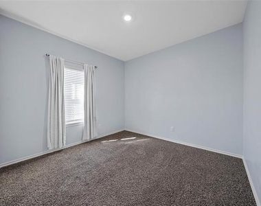 813 Cottonwood Way - Photo Thumbnail 17