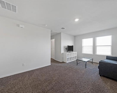 813 Cottonwood Way - Photo Thumbnail 13