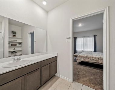 813 Cottonwood Way - Photo Thumbnail 20