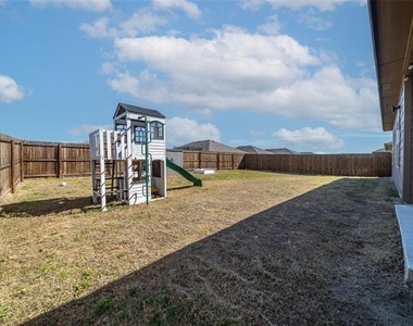 813 Cottonwood Way - Photo Thumbnail 4